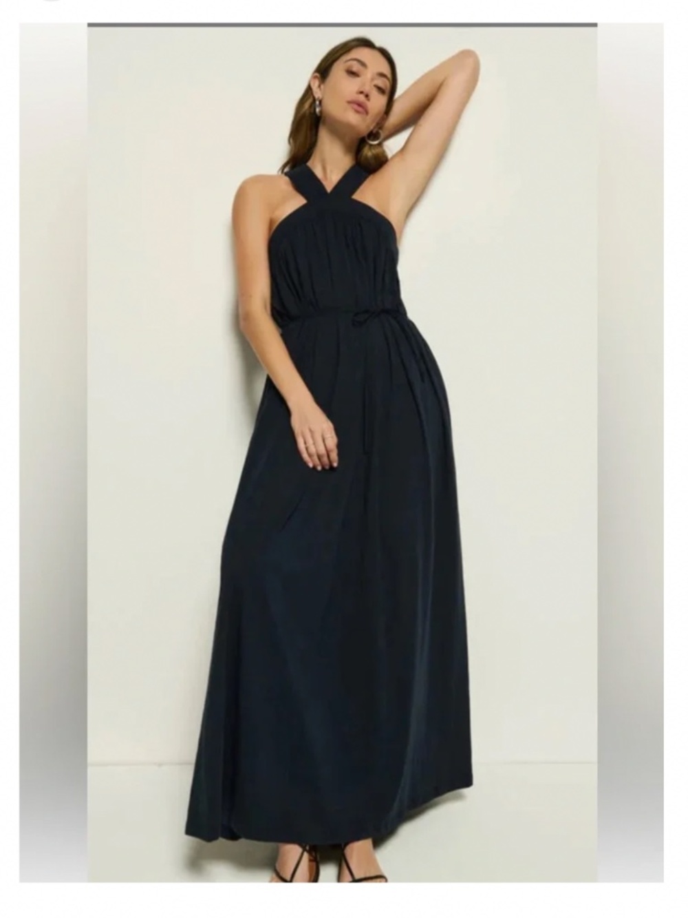 🩷 stunning Brielle halter dress in navy 🩷🩷NWT!!